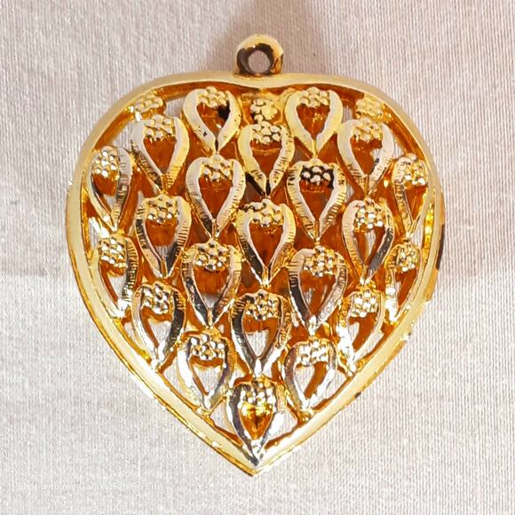 Hollow Heart Pendant Gold Tone Open Work Pattern - Picture 3 of 6